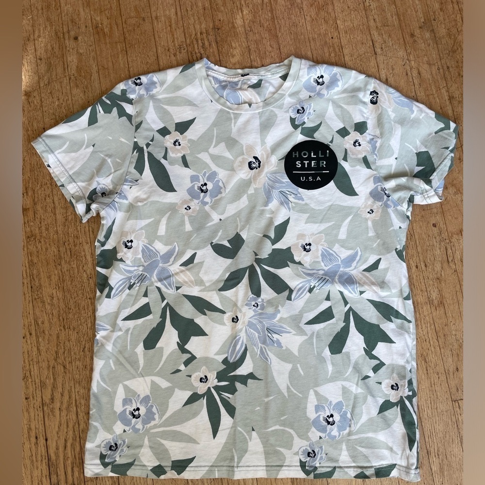 Hollister floral tee shirt